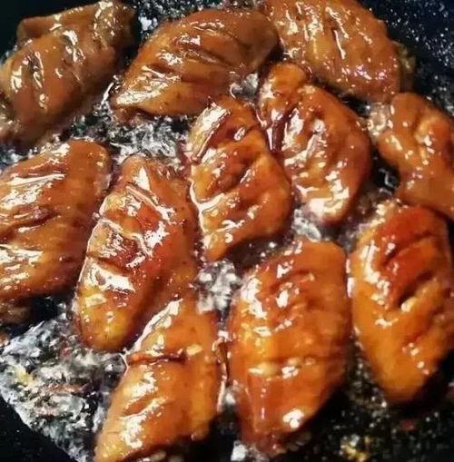 可乐鸡翅怎么做好吃视频,家常美味，轻松上手的烹饪教程