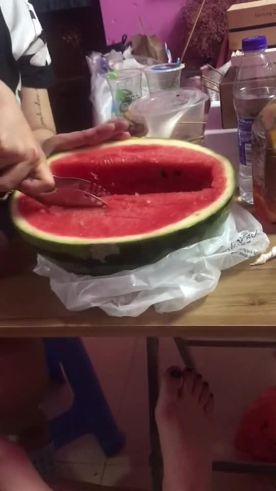 宿舍吃瓜爆料本人