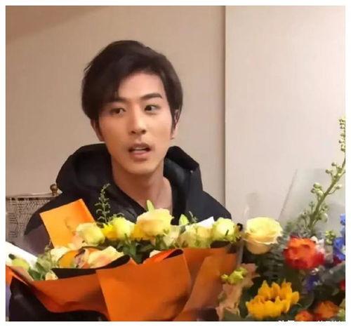 吕德华吃瓜爆料图片高清,高清图片揭秘娱乐圈幕后真相