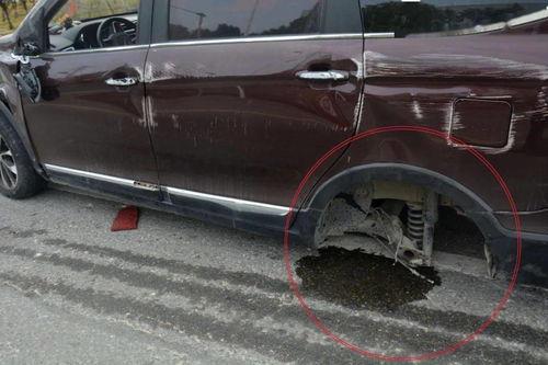 汽车撞车视频,行车安全警钟长鸣