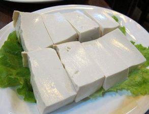 豆腐能和黑瓜一起吃吗,豆腐与黑瓜的搭配食用探讨