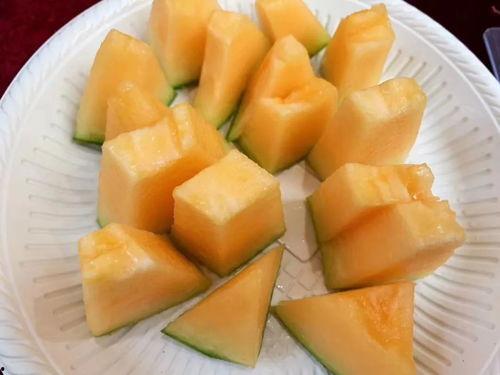 黑蜜瓜可以煮热吃吗,热煮美味，尽享甘甜诱惑