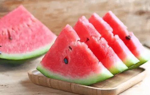 吃瓜会黑便么还是便秘,黑便还是便秘的真相解析